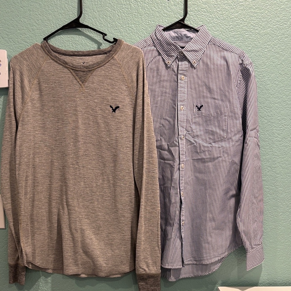 Men's American Eagle Gray thermal and Navy Blue Striped Shirt size MEDIUM